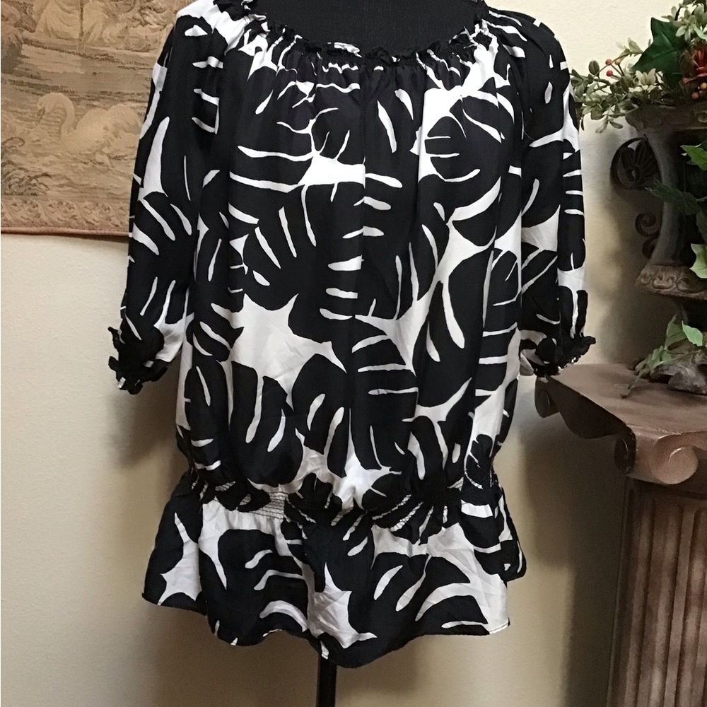 White House Black Market Black and White Leaf Print Blouse